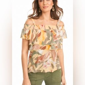White House Black Market Cold Shoulder Floral Print Top
Yellow/ Green Size M